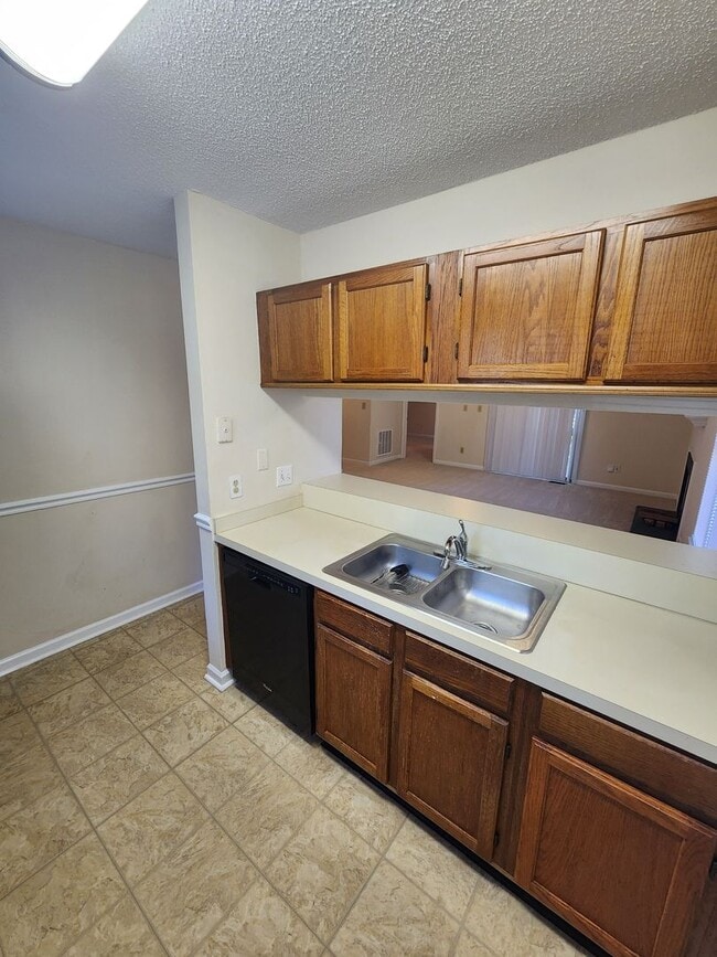 Photo - Durham / 2BR Woodcroft Condo AVAIL