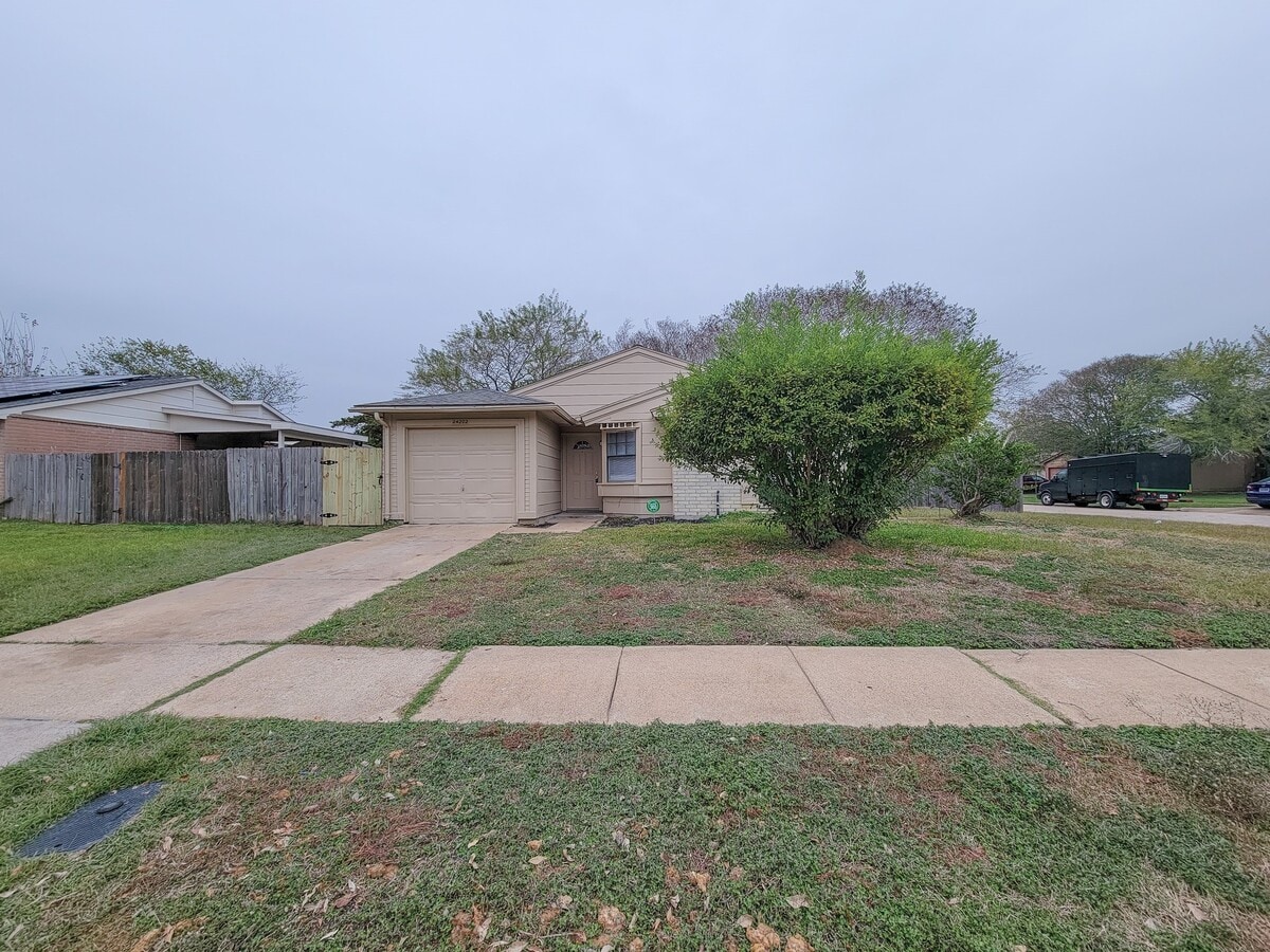 Photo - 24202 4 Sixes Ln