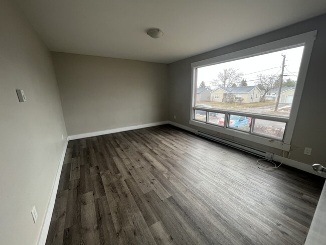 Photo - 46 Terris Ave Unité 1