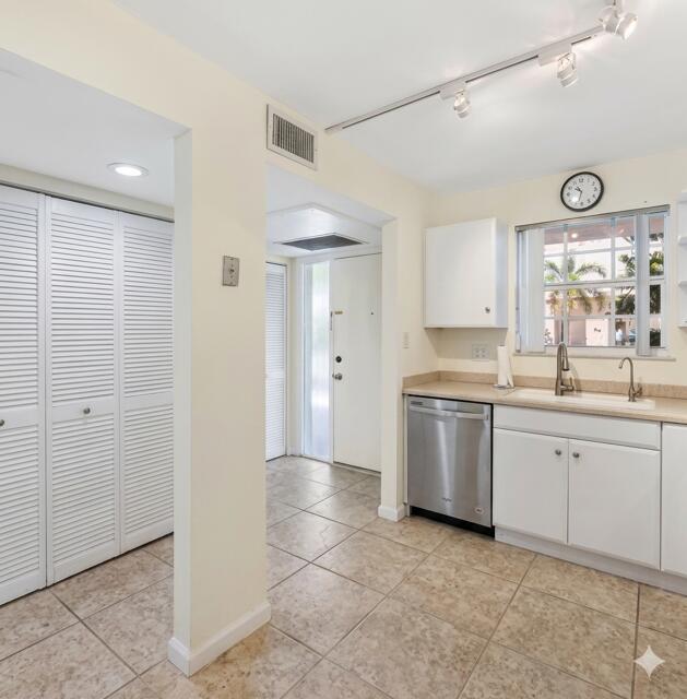 Photo - 769 Jeffery St Unit 2-103