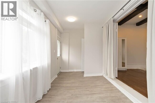 Photo - 161 Maple St