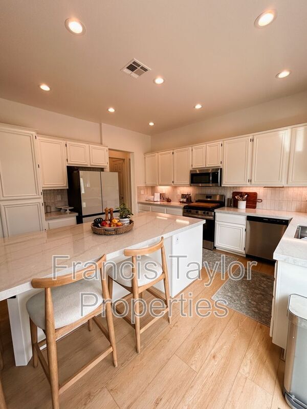 Photo - 27027 Sunningdale Way