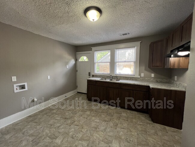 Photo - 3273 Yale Ave