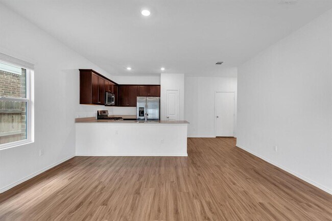 Photo - 219 George Neggan Ln