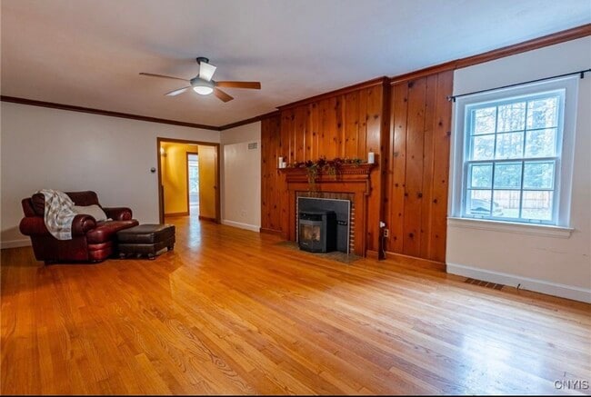 Photo - 7909 Turin Rd