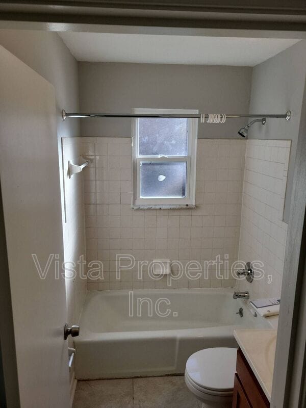 Photo - 4808 Saddlebrook Ln Unidad Apt 4