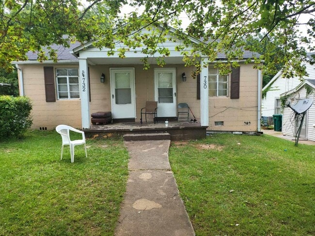 Building Photo - 732 Richardson St