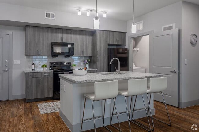 Building Photo - Your Private Haven Unit BRDW2