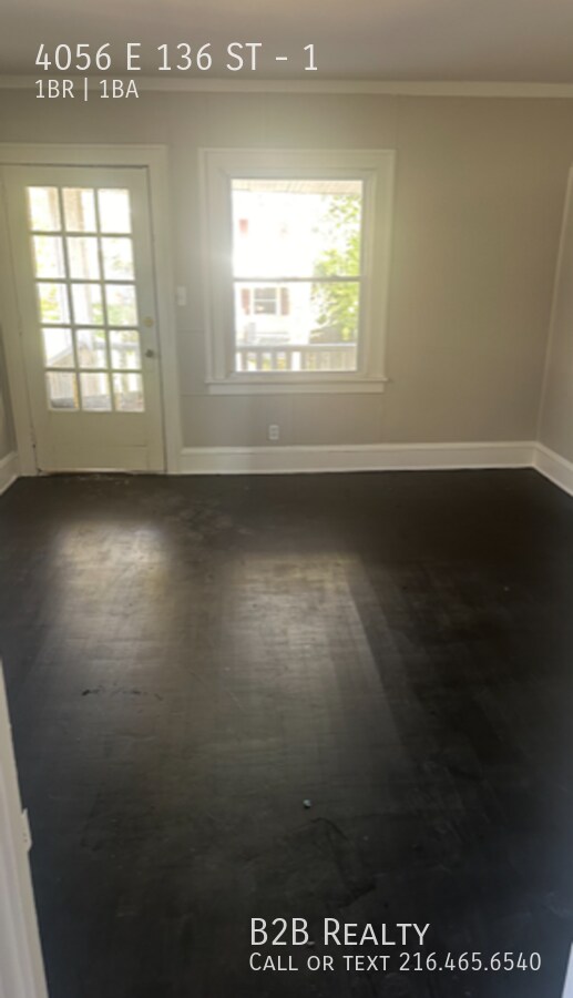 Charming 1Bedroom Property in Prime Location Apartment Unit 1