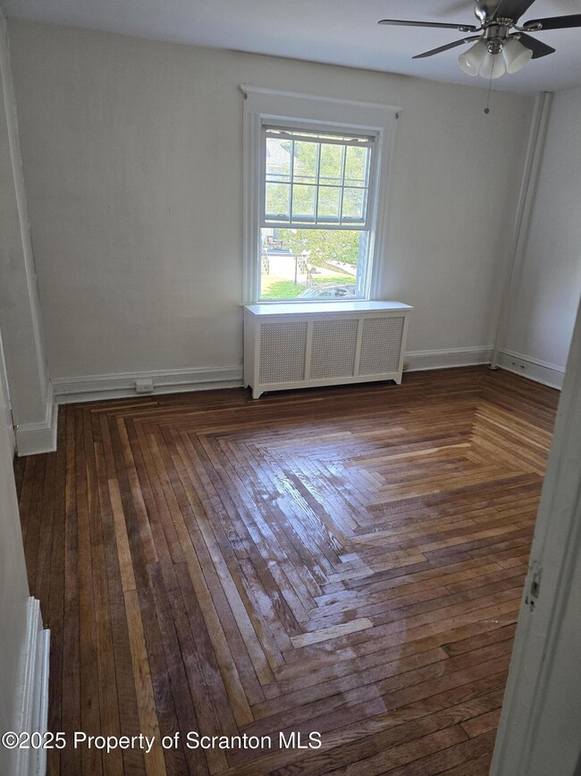 Photo - 908 Richmont St