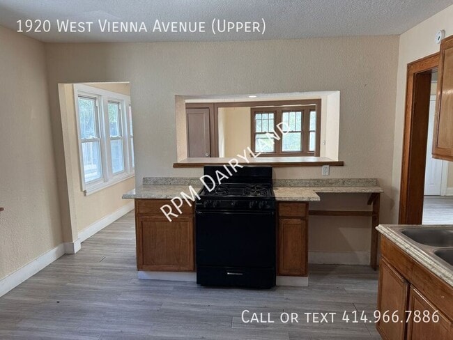 Photo - 1920 W Vienna Ave