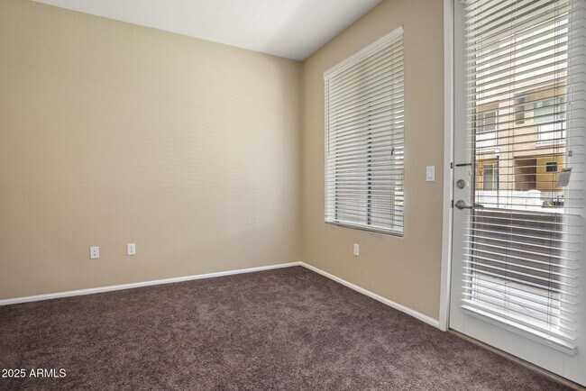 Photo - 6605 N 93RD Ave