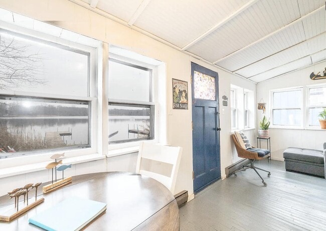 Building Photo - 2555 Melvin Rd