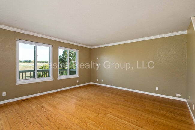 Photo - 440 W 91st Cir