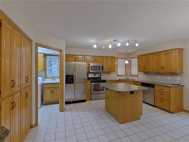 Photo - 19405 Baldwin Cir NW