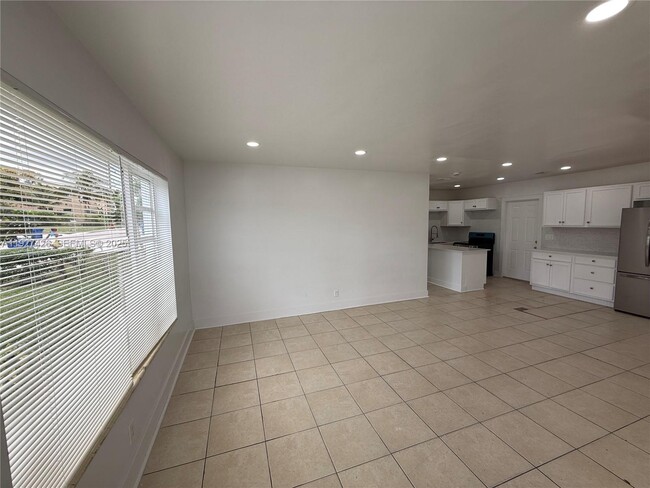 Photo - 1149 W 26th St