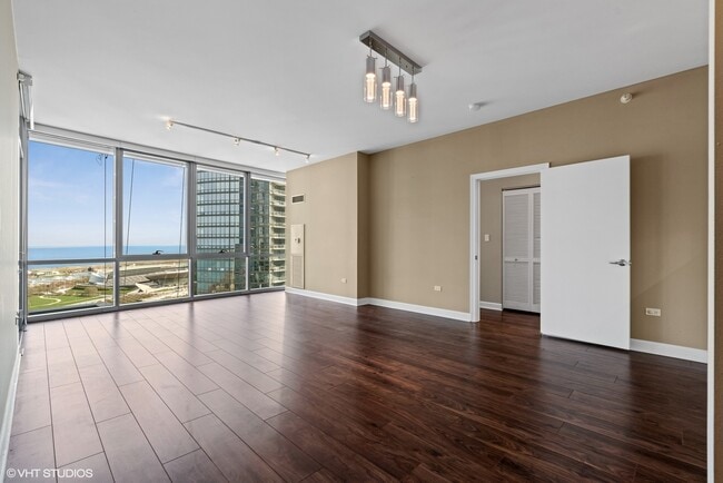 Photo - 1201 S Prairie Ave Unit 2604