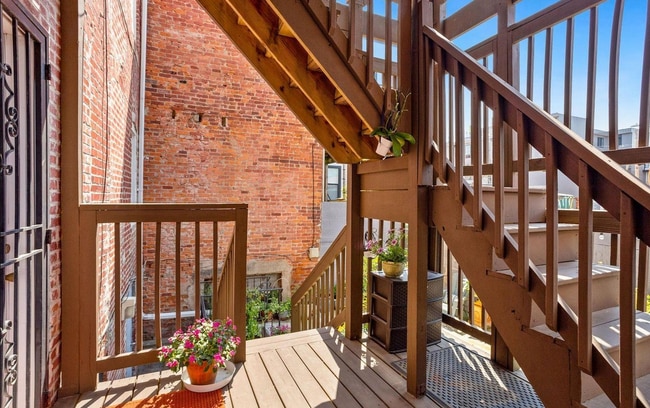 Shared patio - 650 Newton Pl NW Unit 1