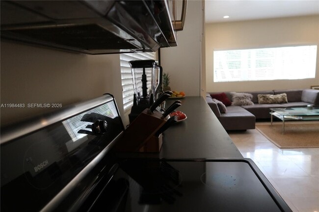 Photo - 929 Michigan Ave Unidad 3