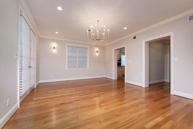 1459 Oak Grove Ave