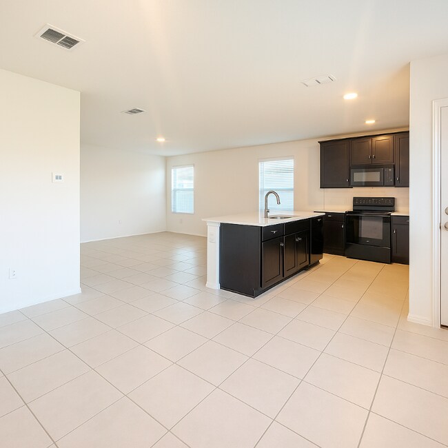 Photo - 108 Jasmine Dr