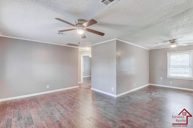 Photo - 1806 NW Lincoln Ave