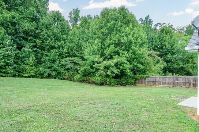 Photo - THREE BEDROOM HOME WITH LARGE YARD!