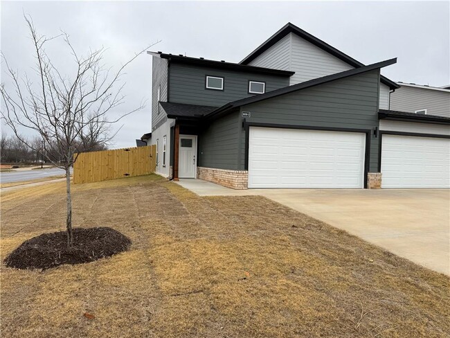 Photo - 1608 SW Poigai Wy Townhome