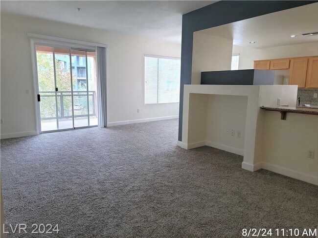 Photo - FABULOUS 4TH FLOOR PARK AVENUE CONDO Unit 403