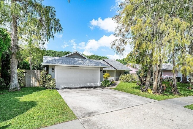 Photo - 1252 Raintree Ln