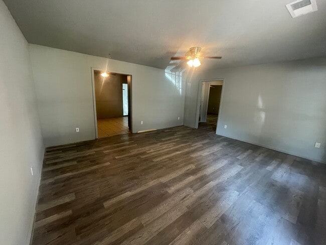 Photo - 917 Mays Rd Unidad A