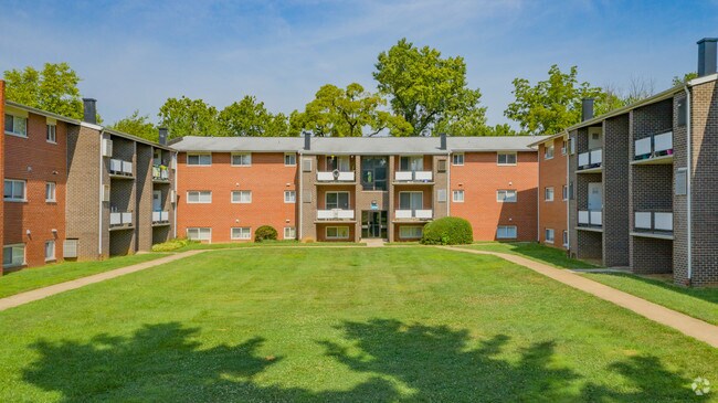 Park Plaza East & West Apartments