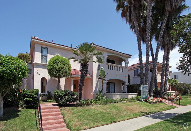Pacific Beach Townhomes - Pacific Beach Townhomes