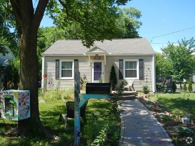 Building Photo - Charming 2BR/1BA Cottage Bungalow in Great... Rental