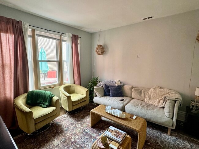 Photo - 2552 N Southport Ave Unidad 2R Rental