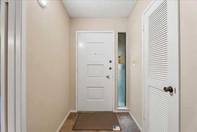 Photo - 2491-2491 American River Dr