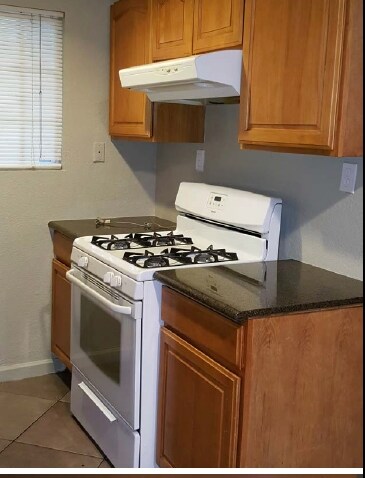 Photo - 2444 Empress St