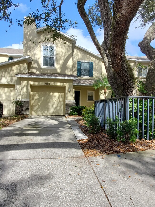 Single Car Garage - 10816 Great Carlisle Ct Townhome