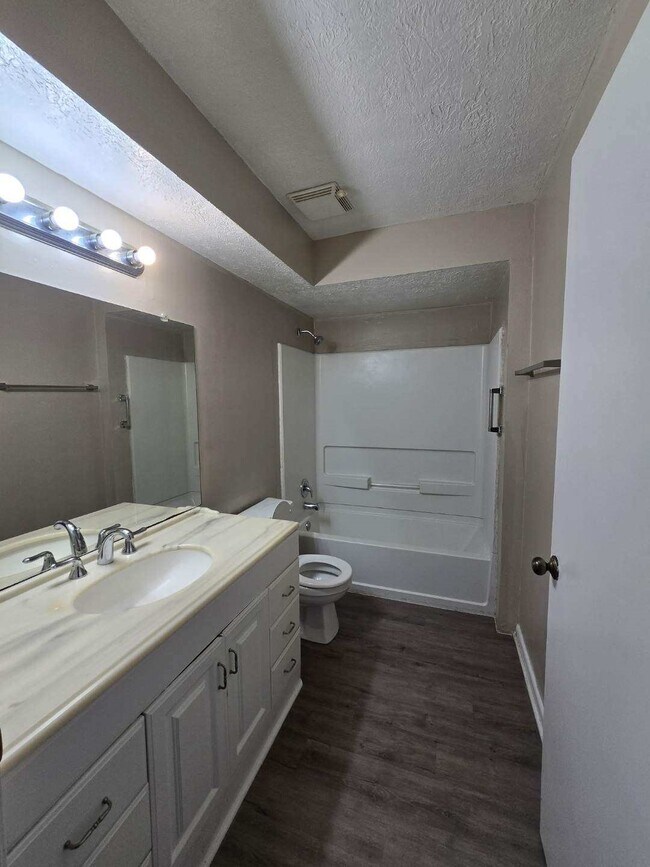 Photo - 1329 Windsor St Unit 2