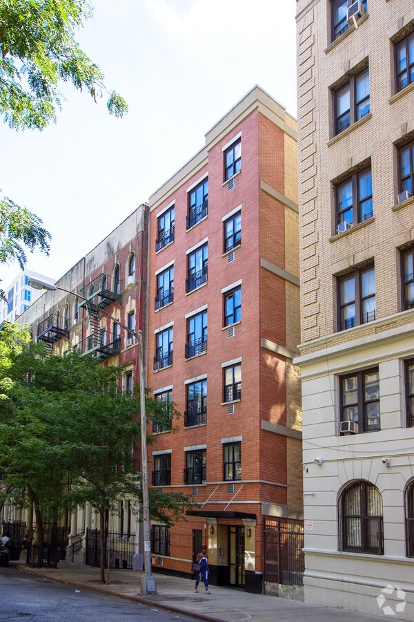 Photo - 150 W 111th St Apartments