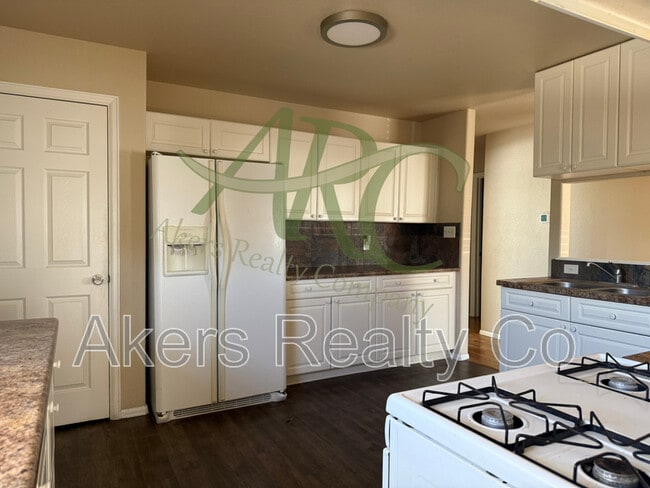 Photo - 343 E Bond Ct