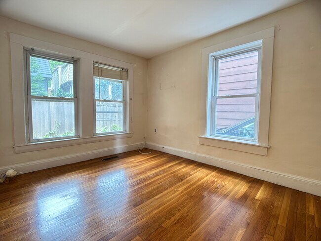 Photo - 199 Mount Auburn St Unit 1