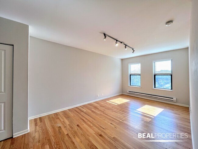 Photo - 2834 W Palmer St Unit Studio