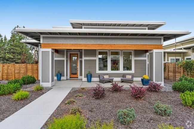 Building Photo - Beautiful Mid-Century Modern Home with lot...
