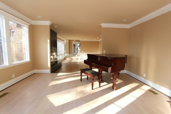 3333 Deer Hollow Dr