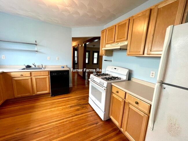Building Photo - 23 Renfrew St Unit 1