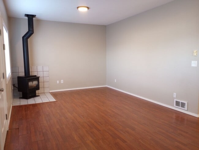 Photo - 6475 Martin Pl Unit B