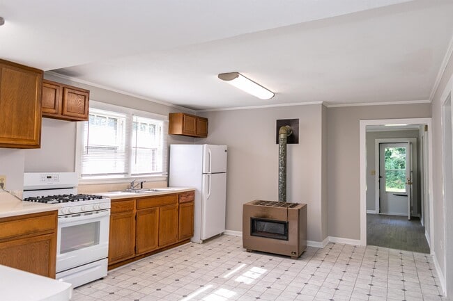 Photo - 115 E Parker Rd