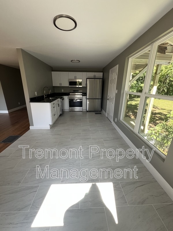 Photo - 5320 Central Ave