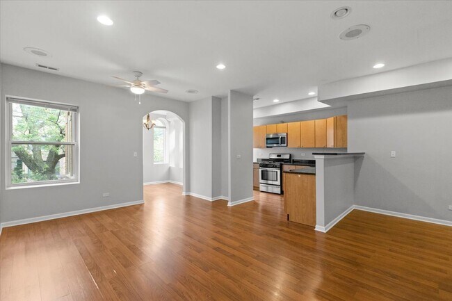 Photo - 7717 N Marshfield Ave Unidad 2